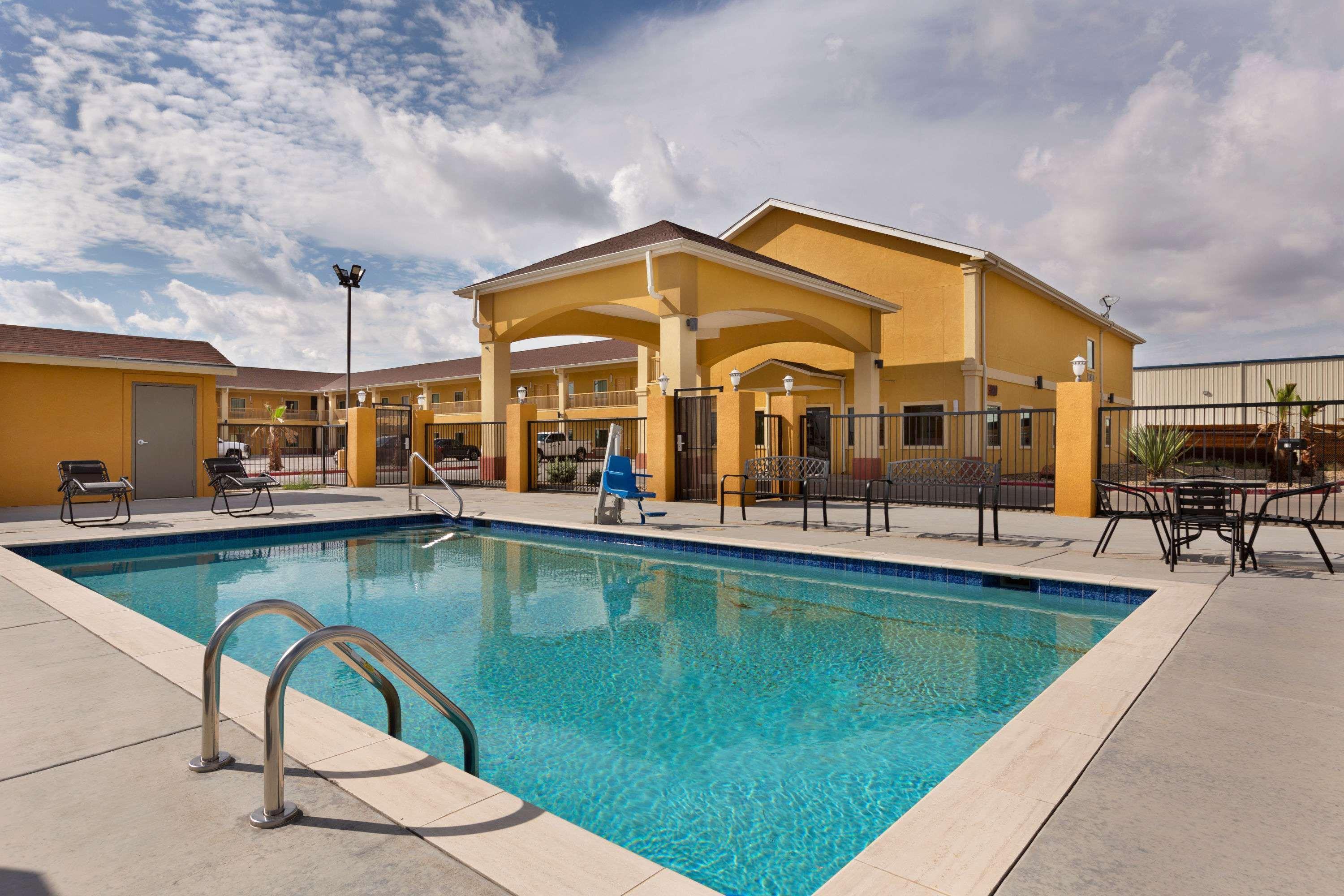 Days Inn By Wyndham Odessa Eksteriør billede